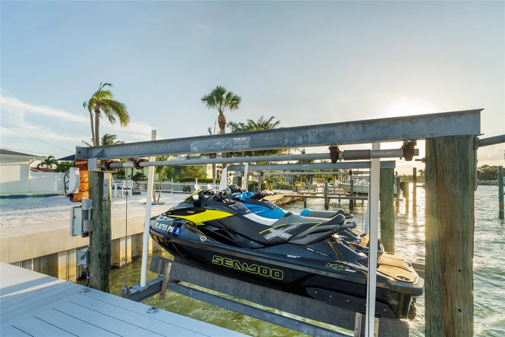 227 HOWARD DRIVE Belleair Beach, FL 33786