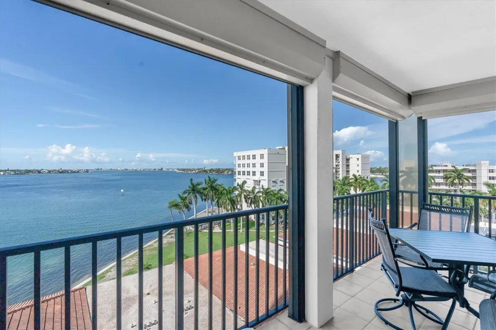 6287 BAHIA DEL MAR CIRCLE #602 St Petersburg, FL 33715