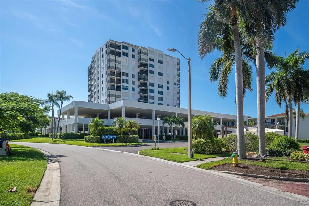 6287 BAHIA DEL MAR CIRCLE #602 St Petersburg, FL 33715