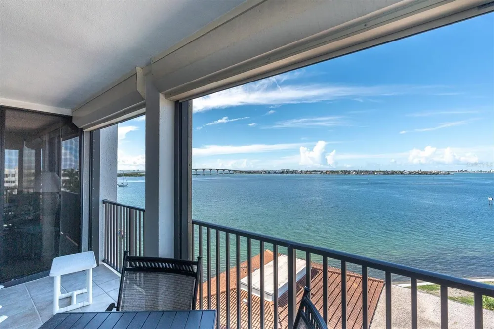 6287 BAHIA DEL MAR CIRCLE #602 St Petersburg, FL 33715