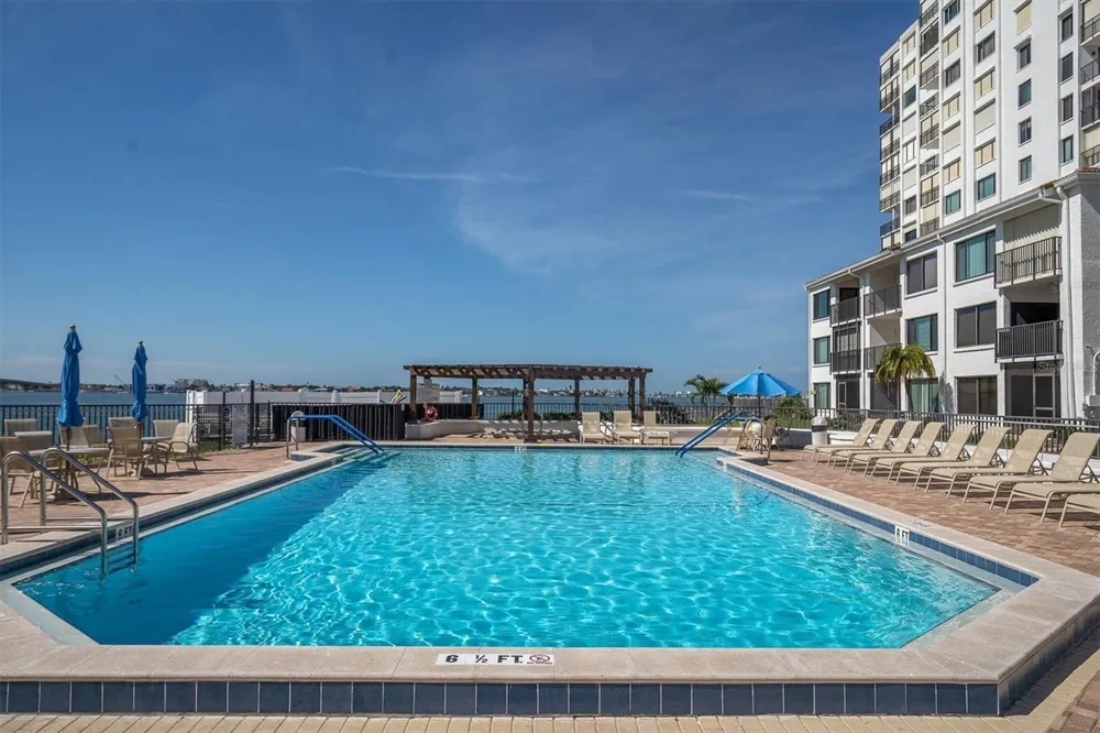 6287 BAHIA DEL MAR CIRCLE #602 St Petersburg, FL 33715
