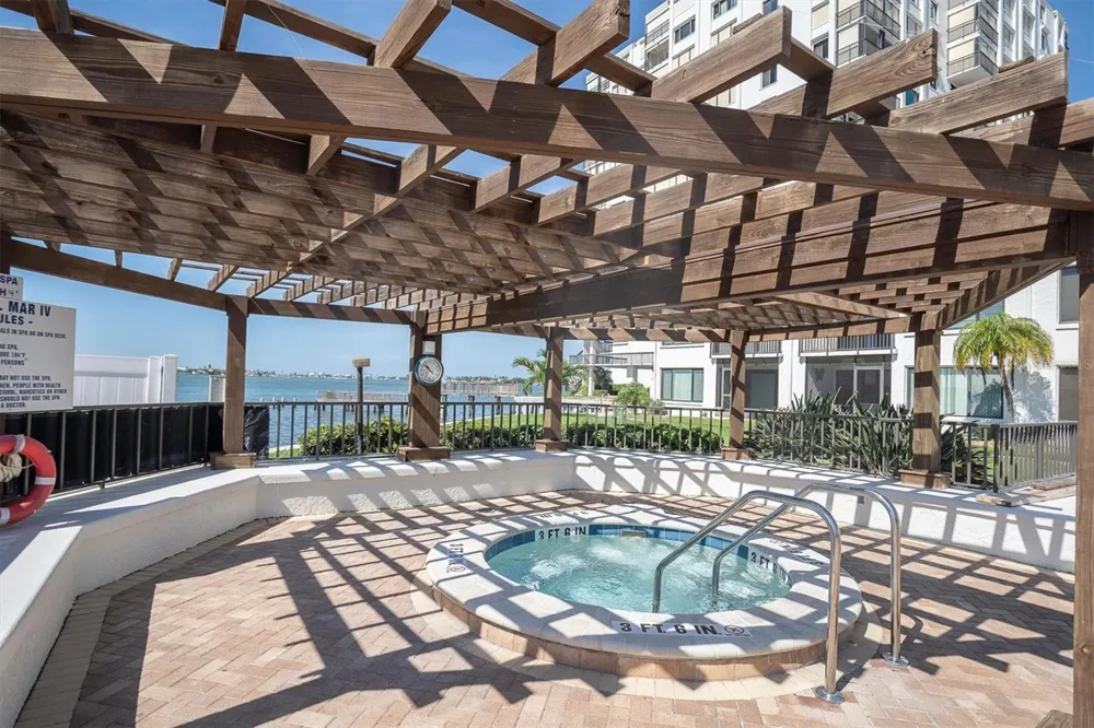 6287 BAHIA DEL MAR CIRCLE #602 St Petersburg, FL 33715