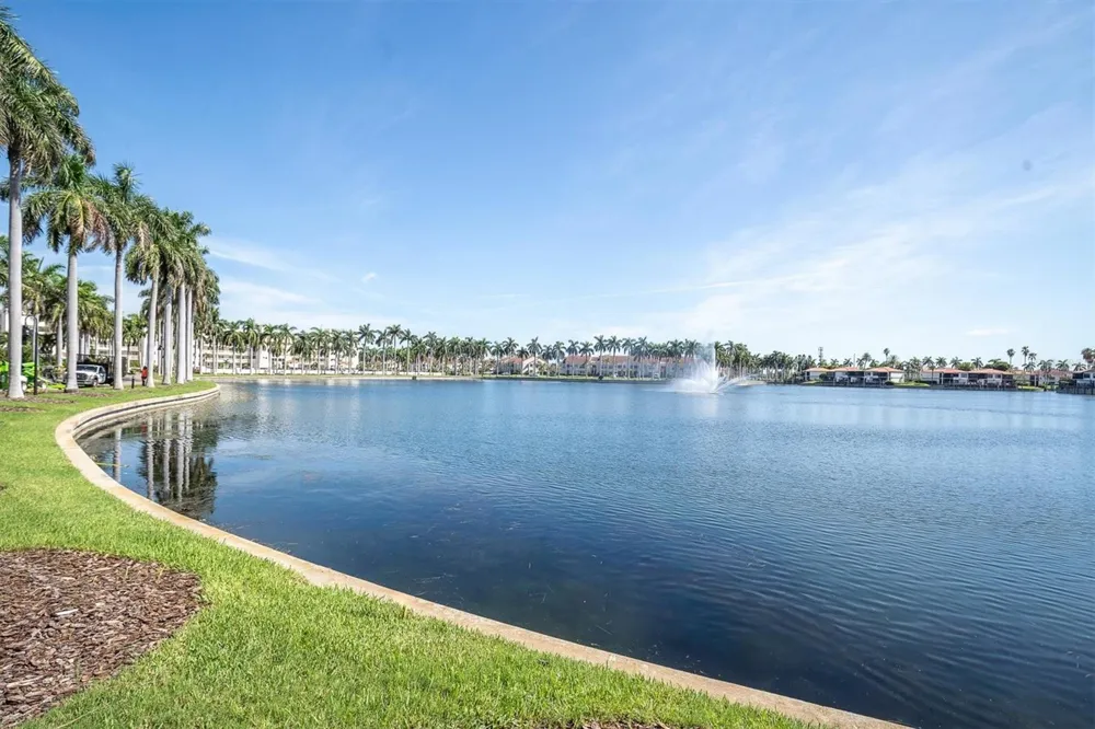 6287 BAHIA DEL MAR CIRCLE #602 St Petersburg, FL 33715