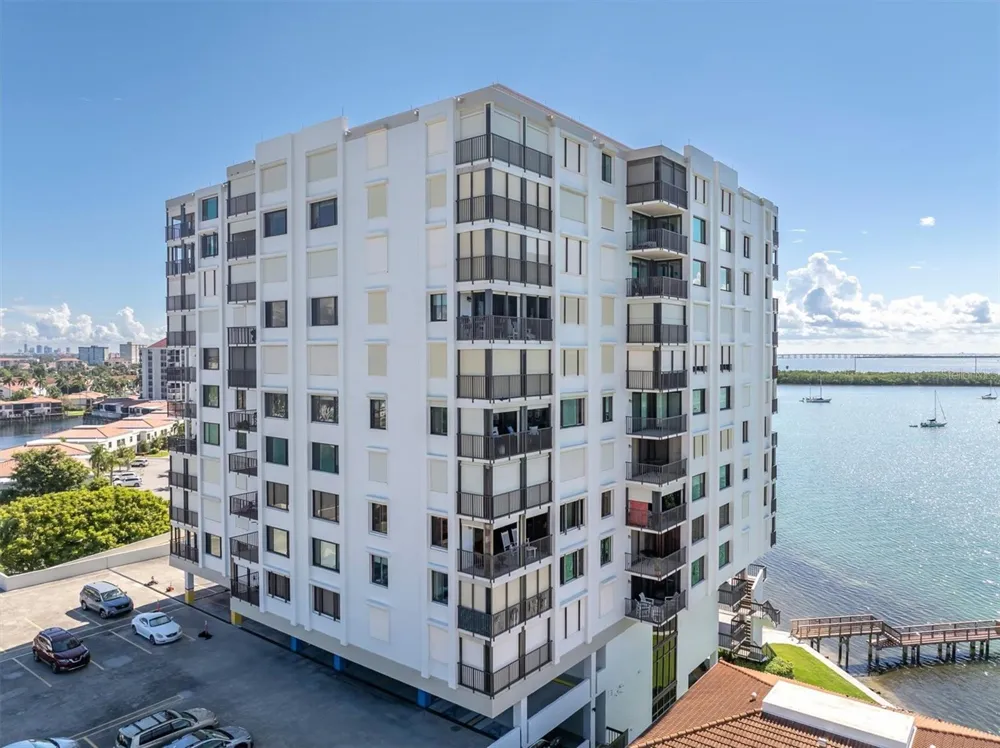 6287 BAHIA DEL MAR CIRCLE #602 St Petersburg, FL 33715