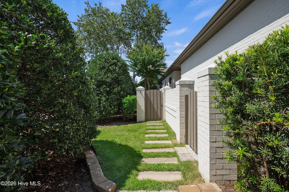 601 Bedminister Lane Wilmington, NC 28405