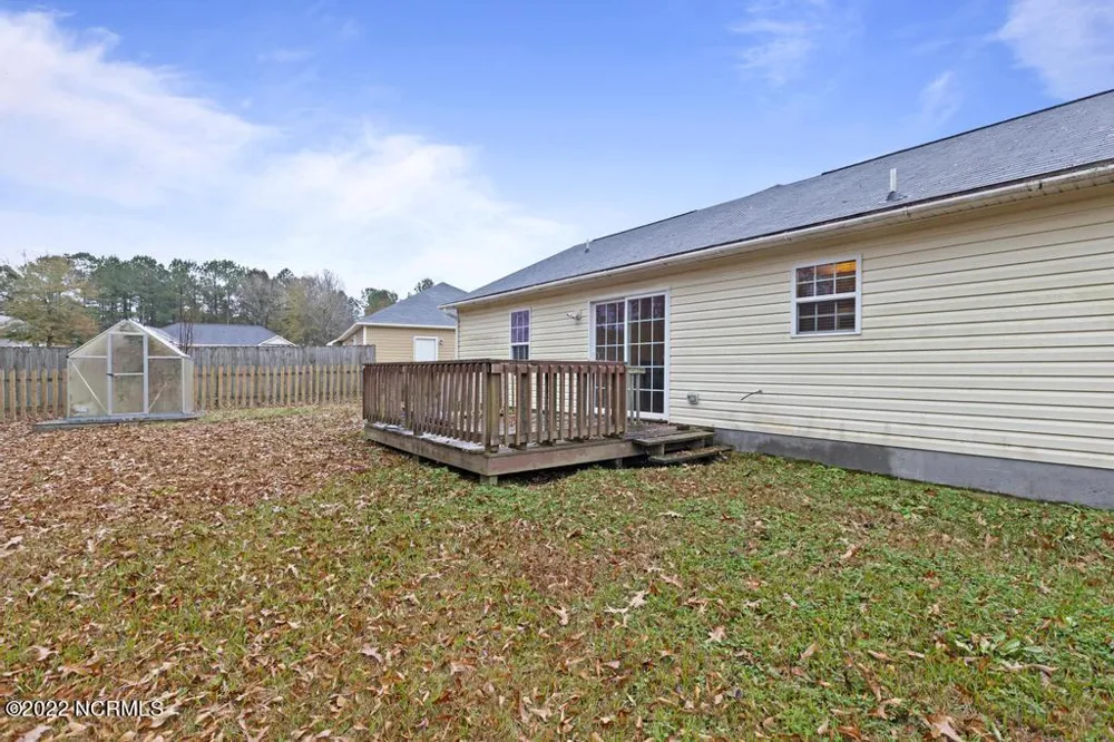 102 Crystal Stone Way Jacksonville, NC 28546