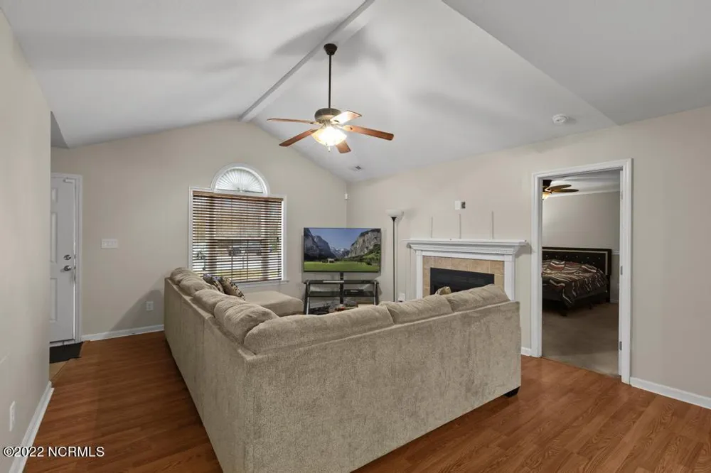 102 Crystal Stone Way Jacksonville, NC 28546