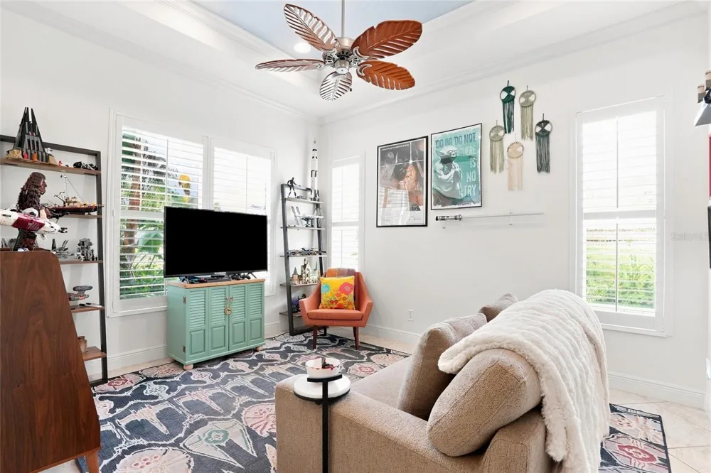 5057 LAKE OVERLOOK AVENUE Bradenton, FL 34208