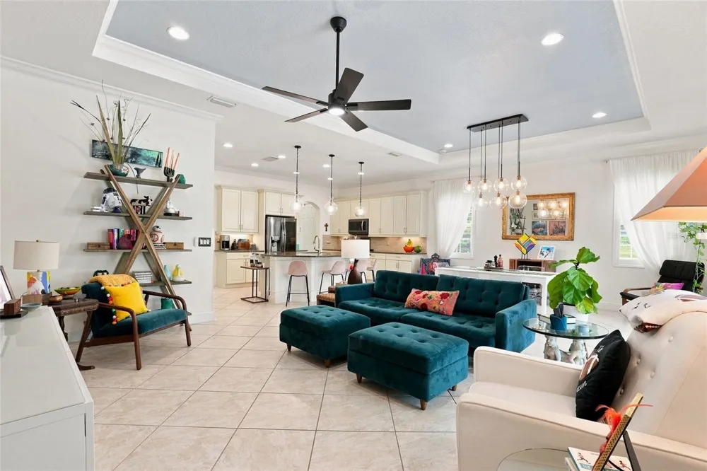 5057 LAKE OVERLOOK AVENUE Bradenton, FL 34208