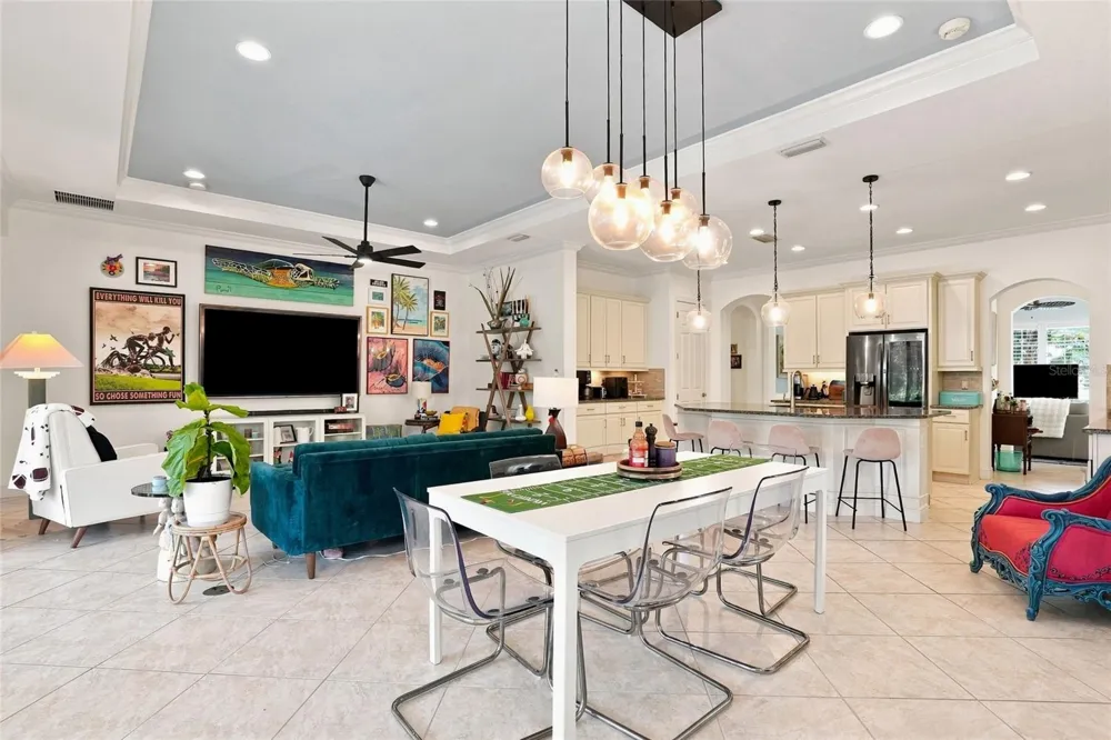5057 LAKE OVERLOOK AVENUE Bradenton, FL 34208