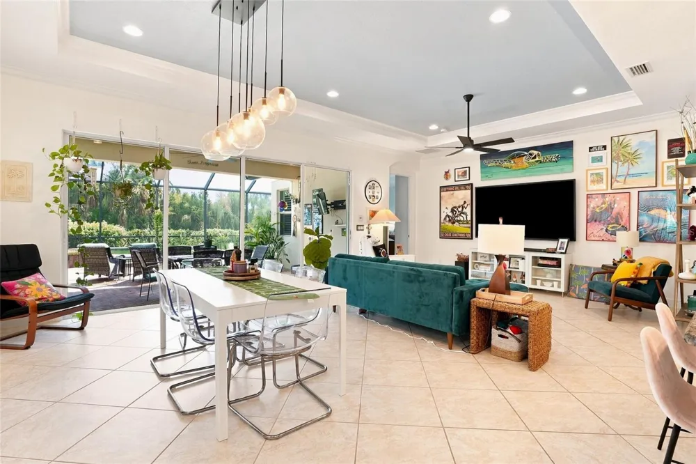 5057 LAKE OVERLOOK AVENUE Bradenton, FL 34208