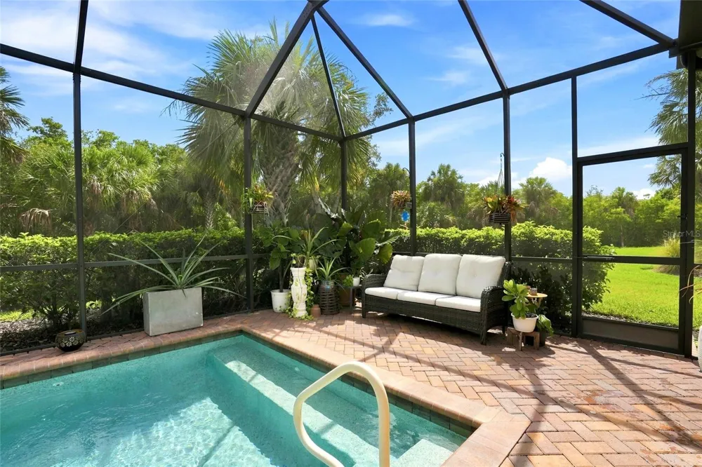 5057 LAKE OVERLOOK AVENUE Bradenton, FL 34208