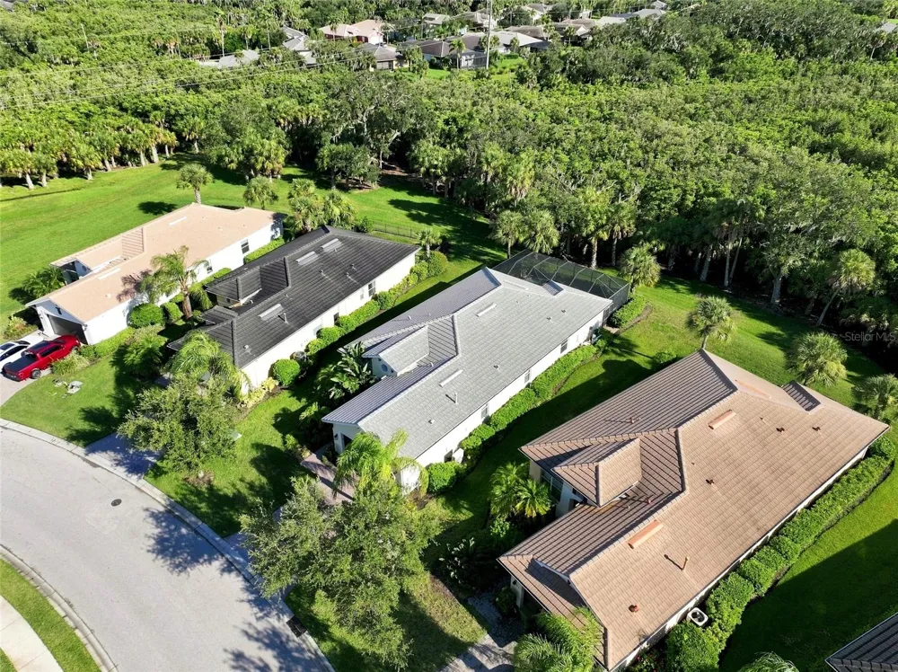 5057 LAKE OVERLOOK AVENUE Bradenton, FL 34208