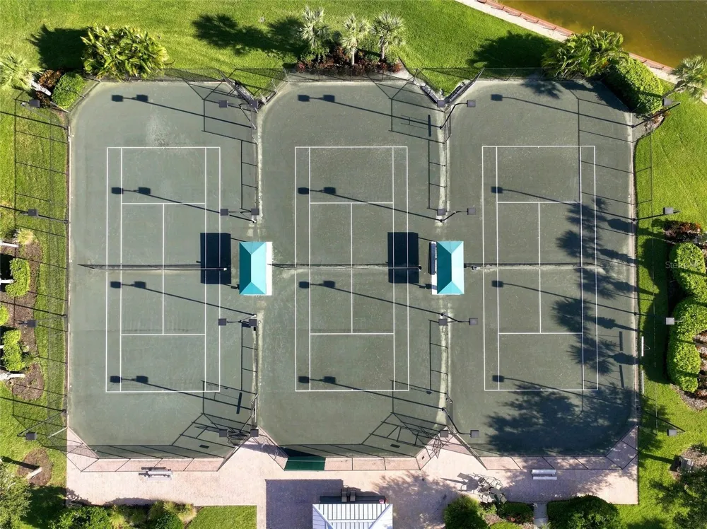 5057 LAKE OVERLOOK AVENUE Bradenton, FL 34208