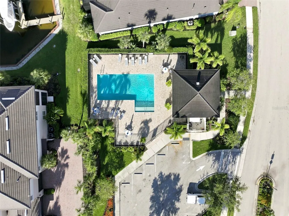5057 LAKE OVERLOOK AVENUE Bradenton, FL 34208