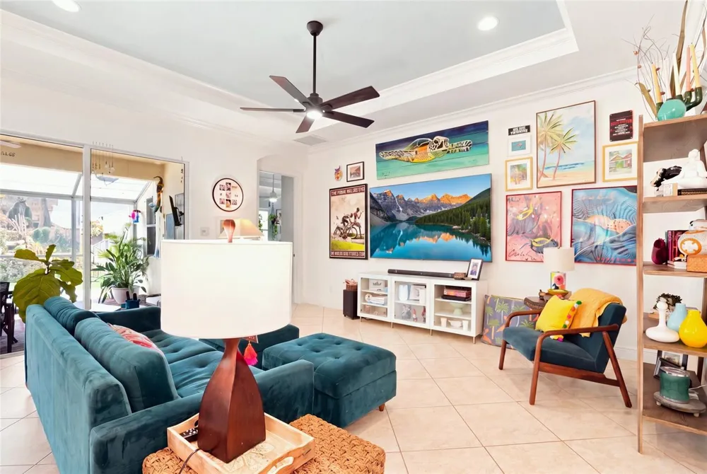 5057 LAKE OVERLOOK AVENUE Bradenton, FL 34208
