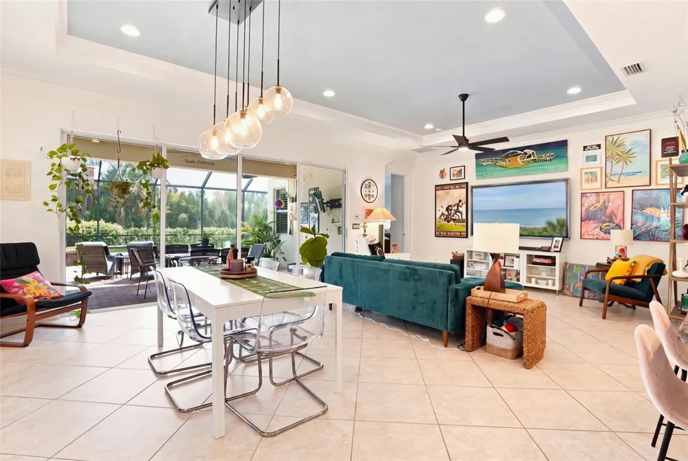 5057 LAKE OVERLOOK AVENUE Bradenton, FL 34208