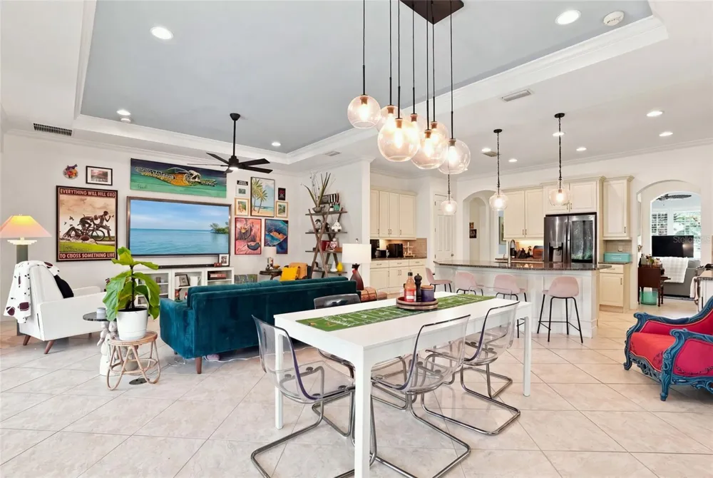 5057 LAKE OVERLOOK AVENUE Bradenton, FL 34208