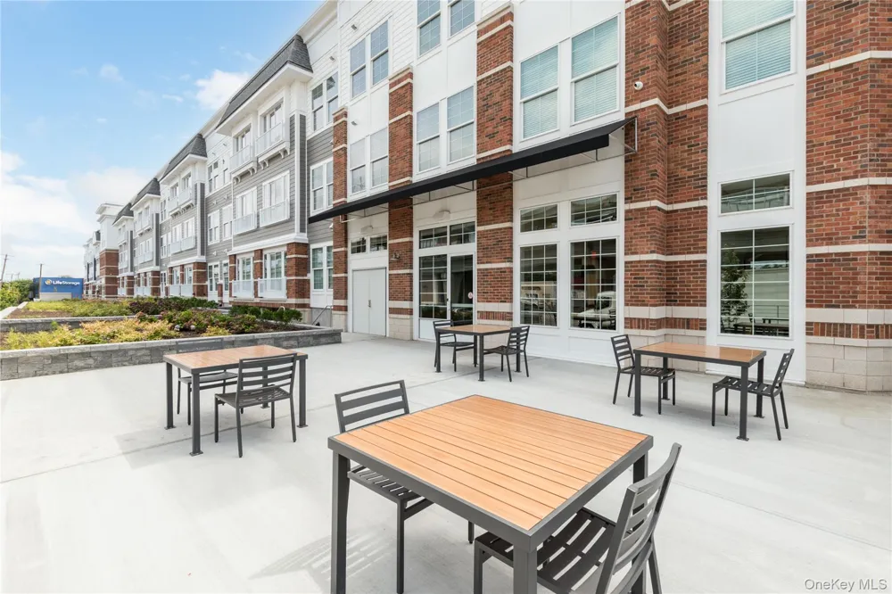 75 E Hoffman Avenue #2074 Lindenhurst, NY 11757