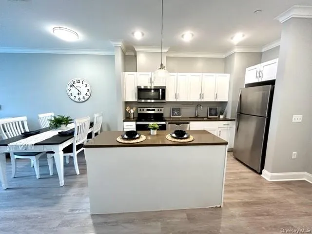75 E Hoffman Avenue #2074 Lindenhurst, NY 11757
