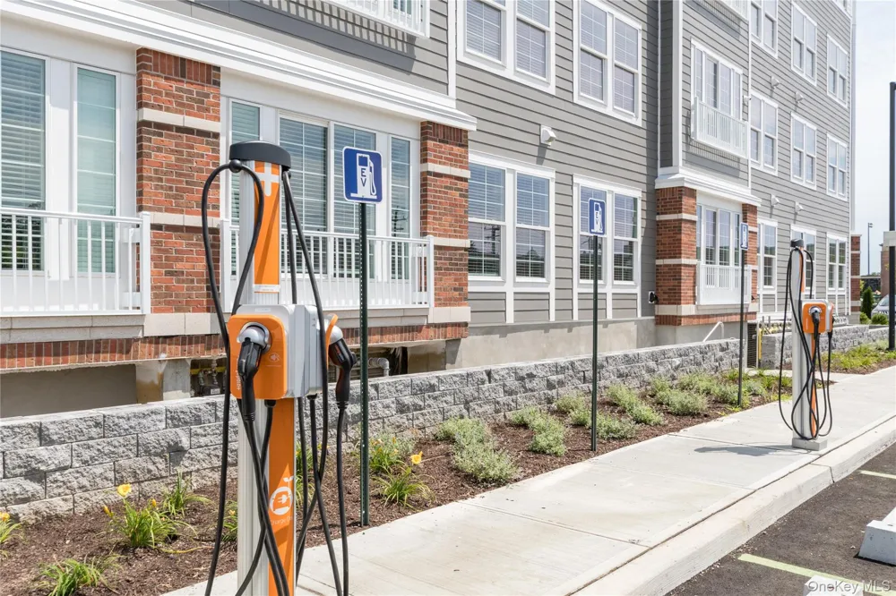 75 E Hoffman Avenue #3005 Lindenhurst, NY 11757
