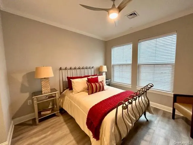 75 E Hoffman Avenue #3005 Lindenhurst, NY 11757