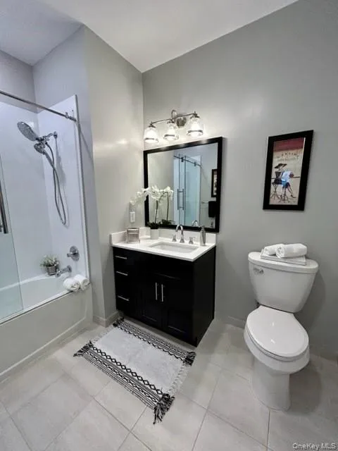 75 E Hoffman Avenue #3005 Lindenhurst, NY 11757