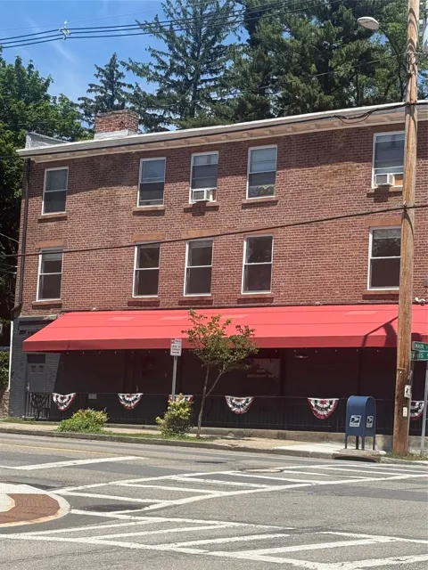 2 Morris Avenue #203