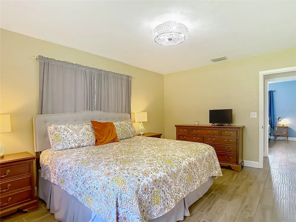1644 W SOCRUM LOOP ROAD Lakeland, FL 33810