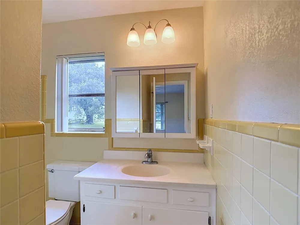 1644 W SOCRUM LOOP ROAD Lakeland, FL 33810