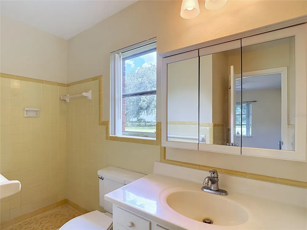 1644 W SOCRUM LOOP ROAD Lakeland, FL 33810