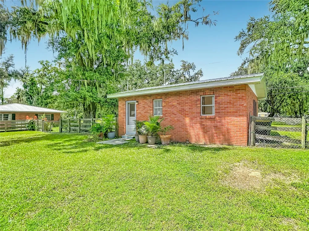 1644 W SOCRUM LOOP ROAD Lakeland, FL 33810