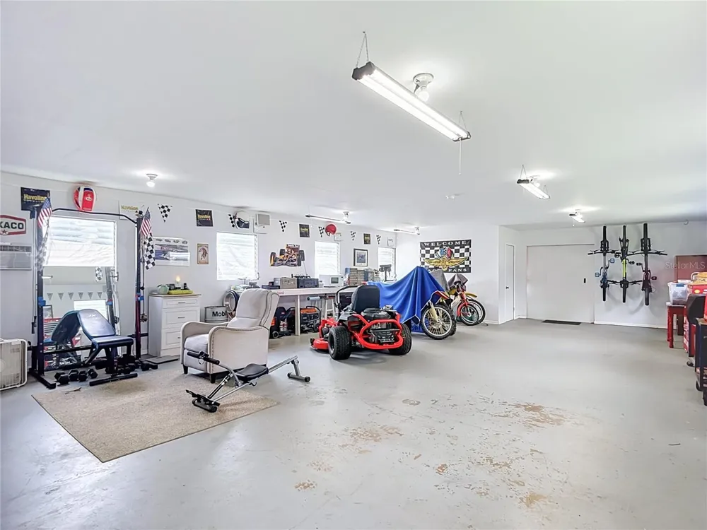 1644 W SOCRUM LOOP ROAD Lakeland, FL 33810