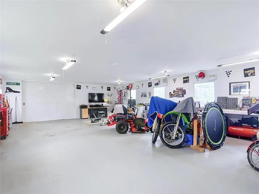 1644 W SOCRUM LOOP ROAD Lakeland, FL 33810