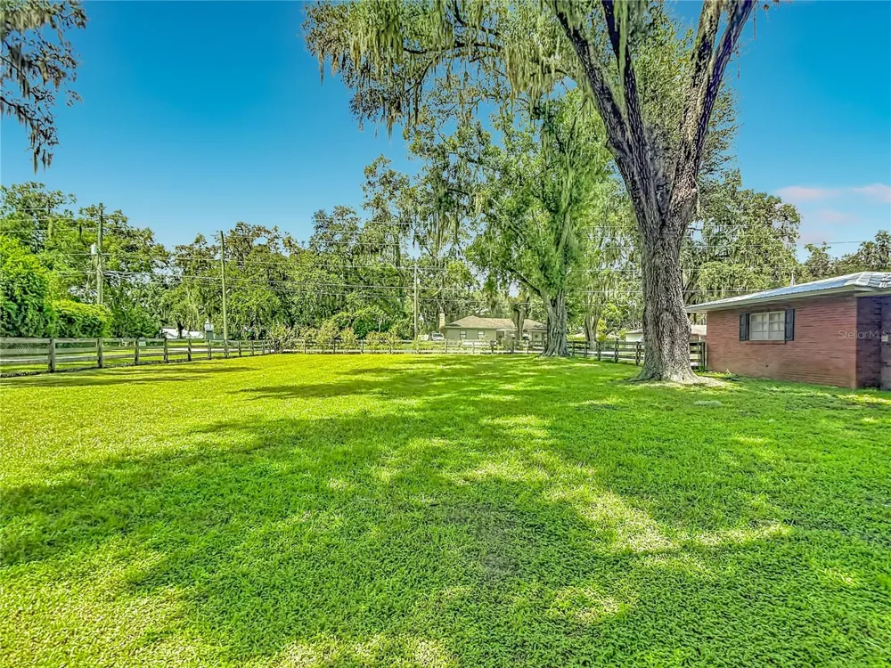 1644 W SOCRUM LOOP ROAD Lakeland, FL 33810