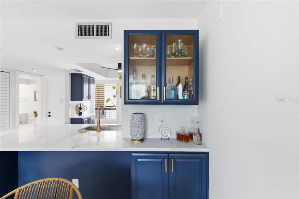 2621 COVE CAY DRIVE #302 Clearwater, FL 33760