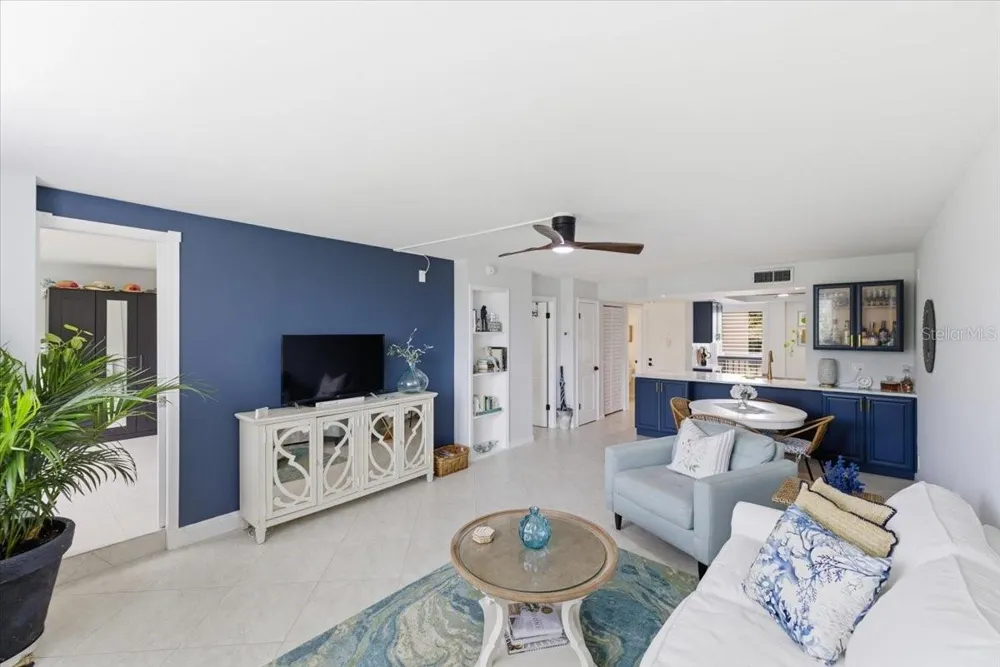 2621 COVE CAY DRIVE #302 Clearwater, FL 33760