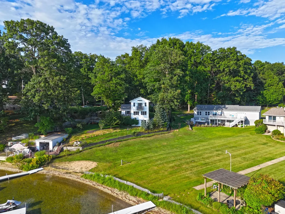 50002 Wildwood Drive Dowagiac, MI 49047