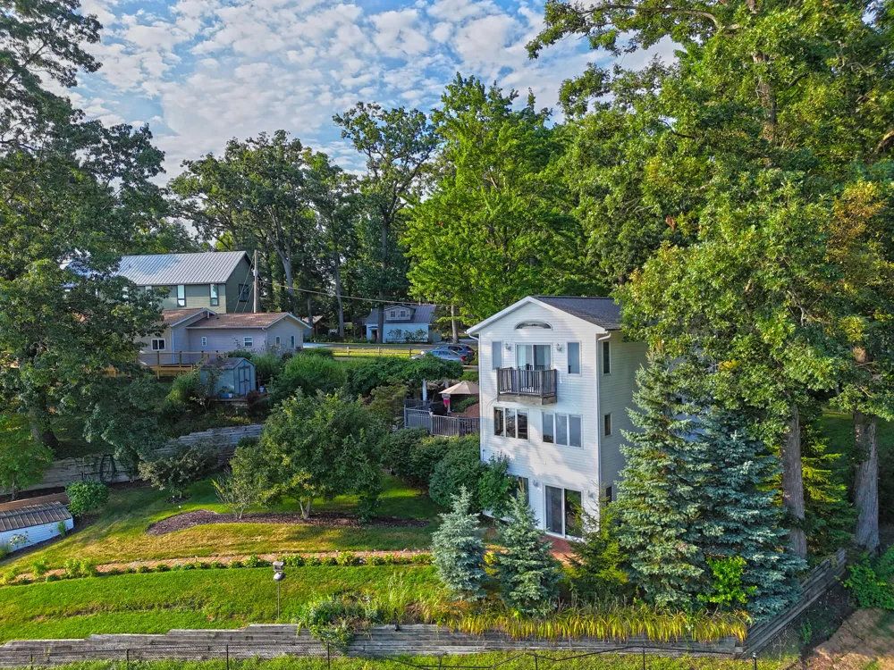 50002 Wildwood Drive Dowagiac, MI 49047