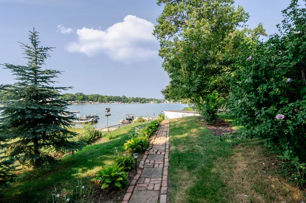 50002 Wildwood Drive Dowagiac, MI 49047