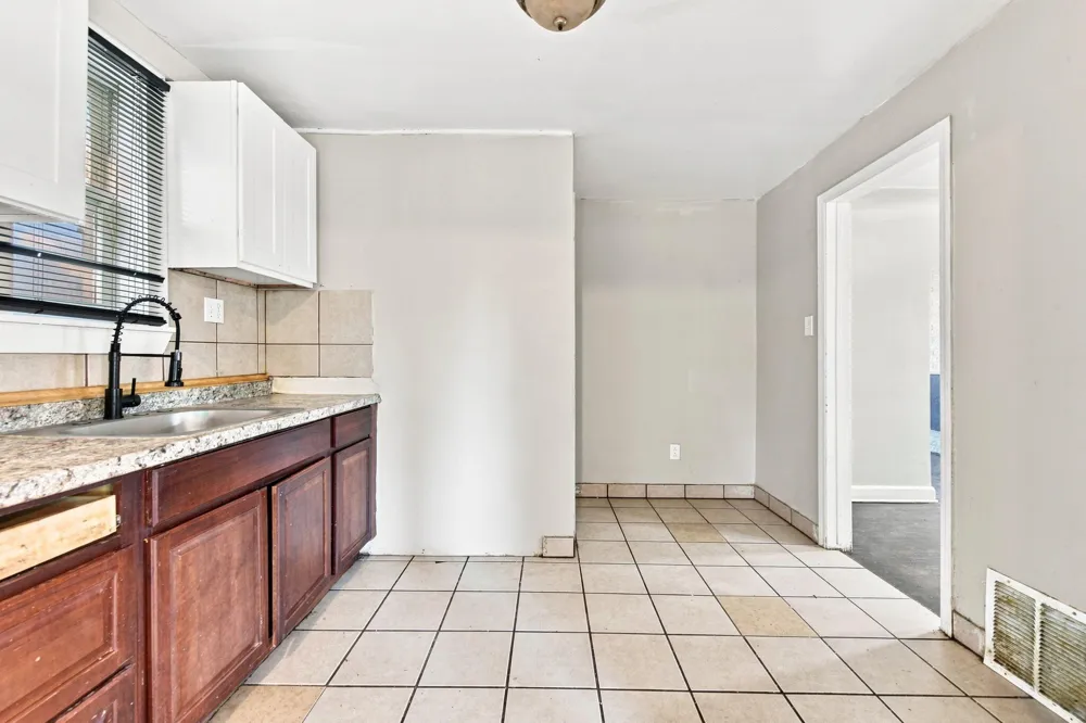 16204 Tracey Street Detroit, MI 48235