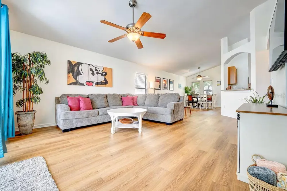 136 TROON CIRCLE Davenport, FL 33897