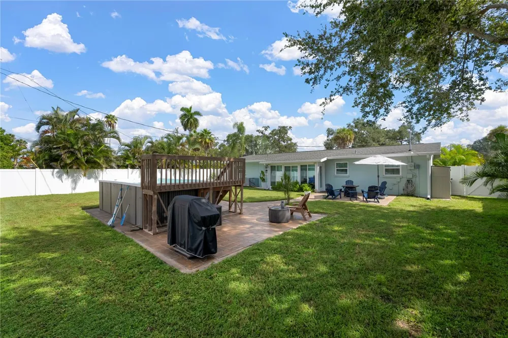 2828 GULF GATE DRIVE Sarasota, FL 34231