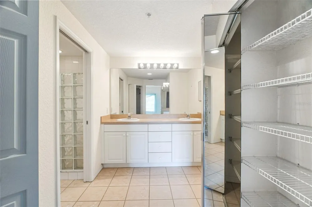 7141 STRAND CIRCLE #101 Bradenton, FL 34203