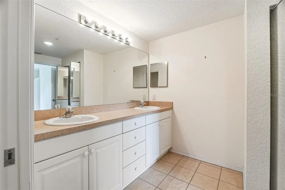 7141 STRAND CIRCLE #101 Bradenton, FL 34203