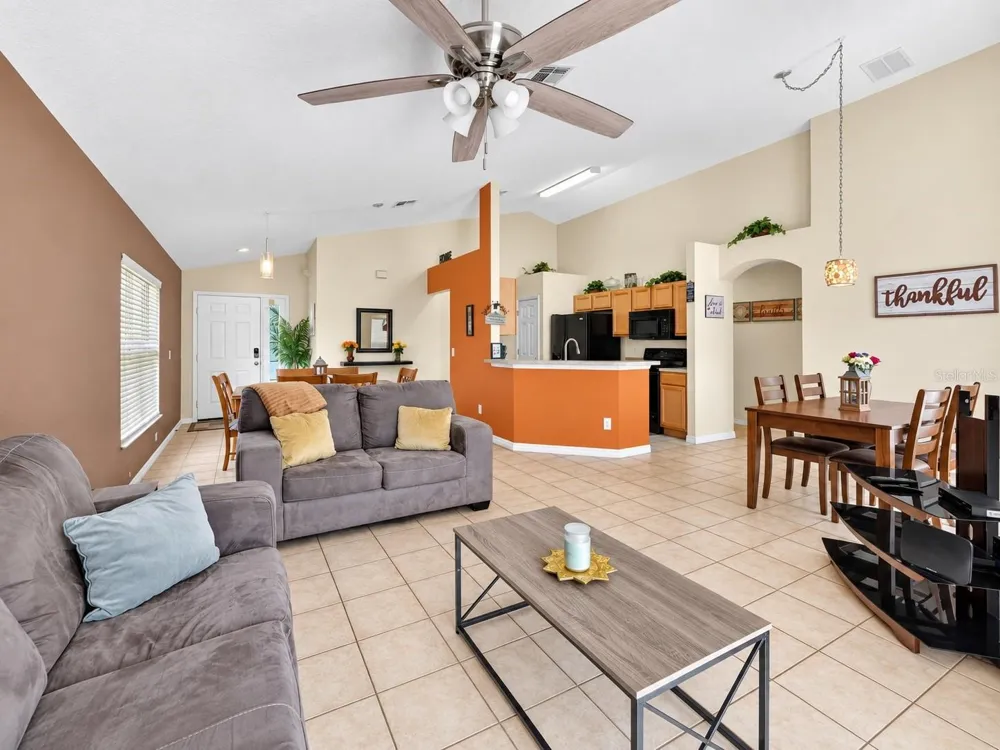 110 SARAGOSSA AVE Davenport, FL 33897