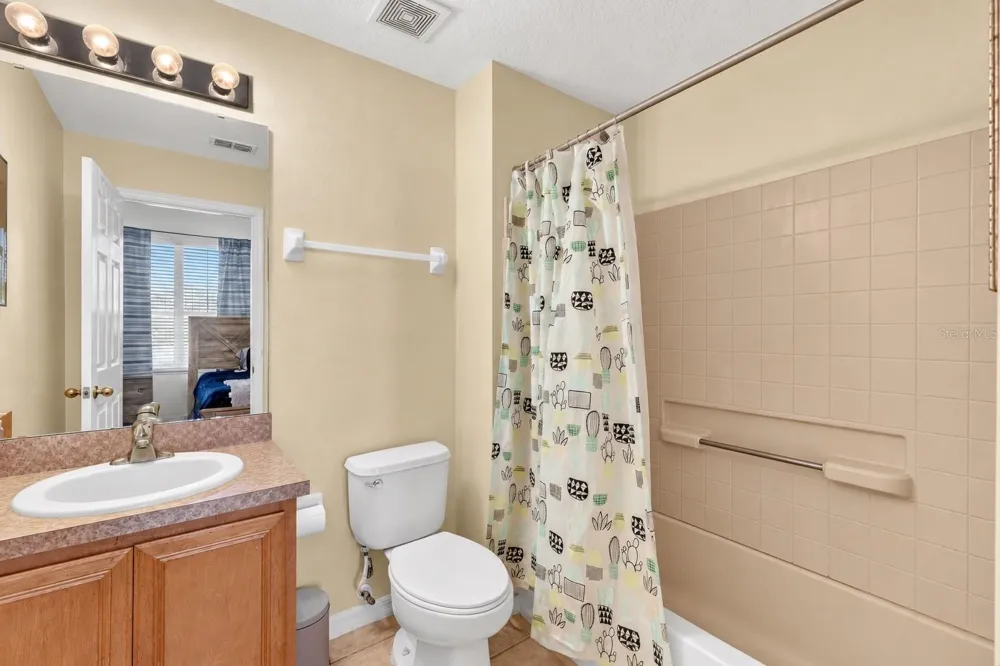 110 SARAGOSSA AVE Davenport, FL 33897