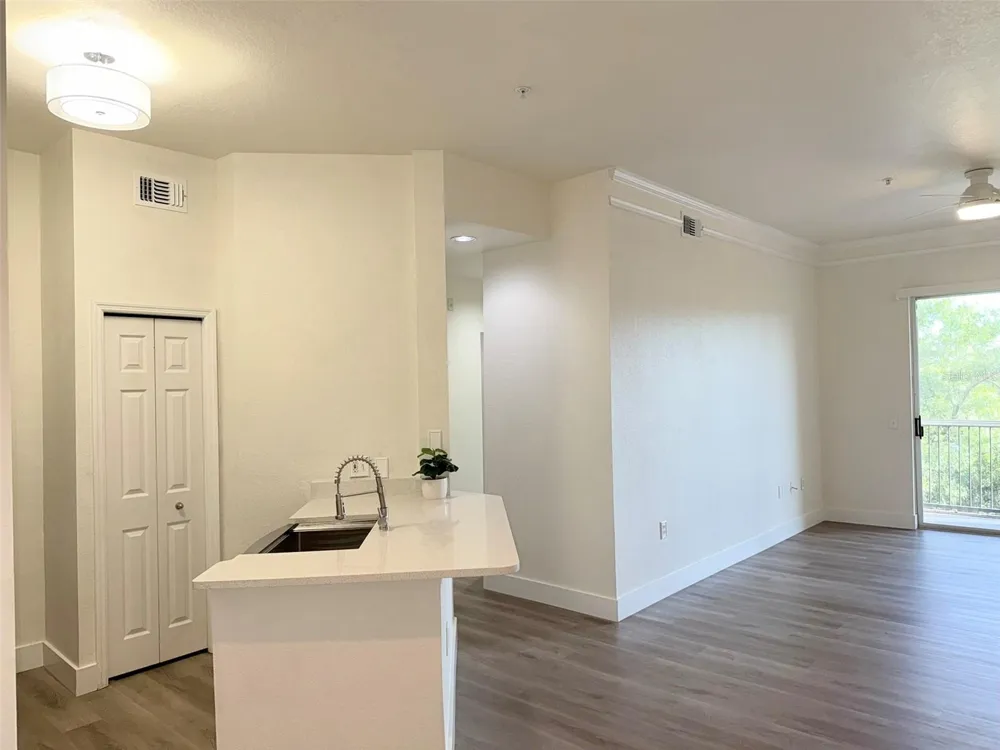 5152 NORTHRIDGE ROAD #302 Sarasota, FL 34238