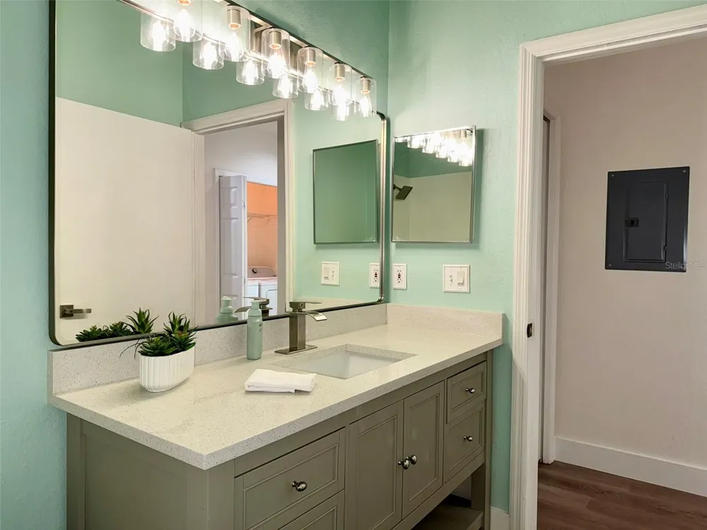 5152 NORTHRIDGE ROAD #302 Sarasota, FL 34238