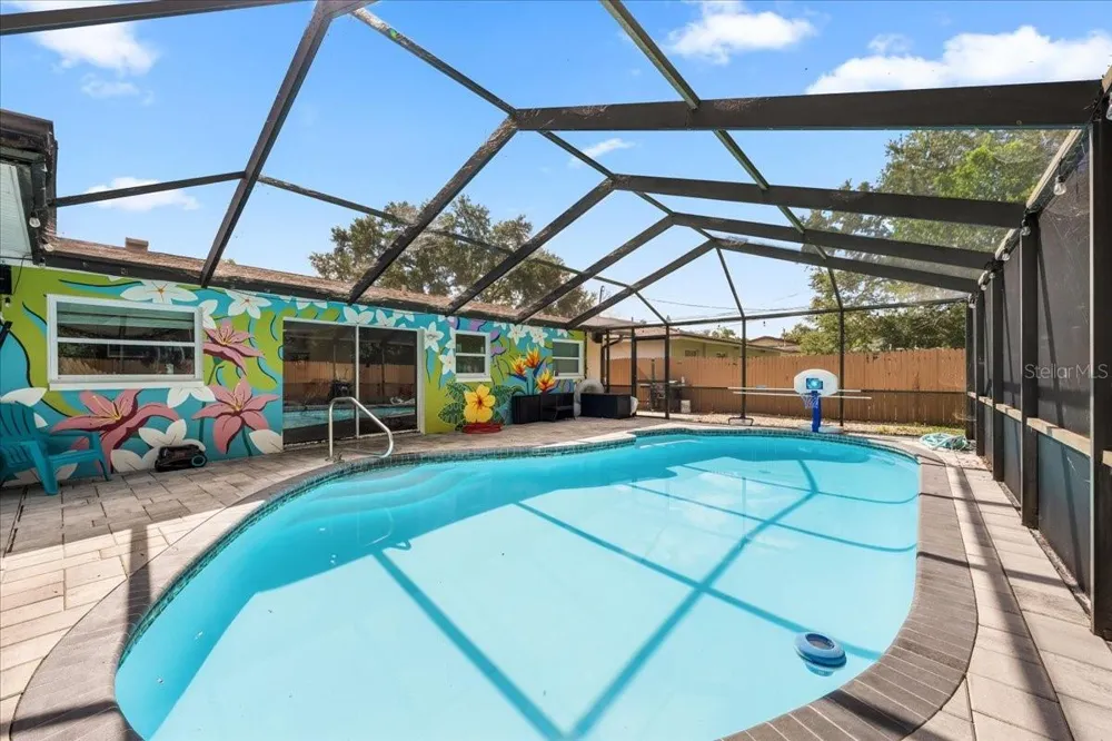 490 E LAKE DRIVE Largo, FL 33771